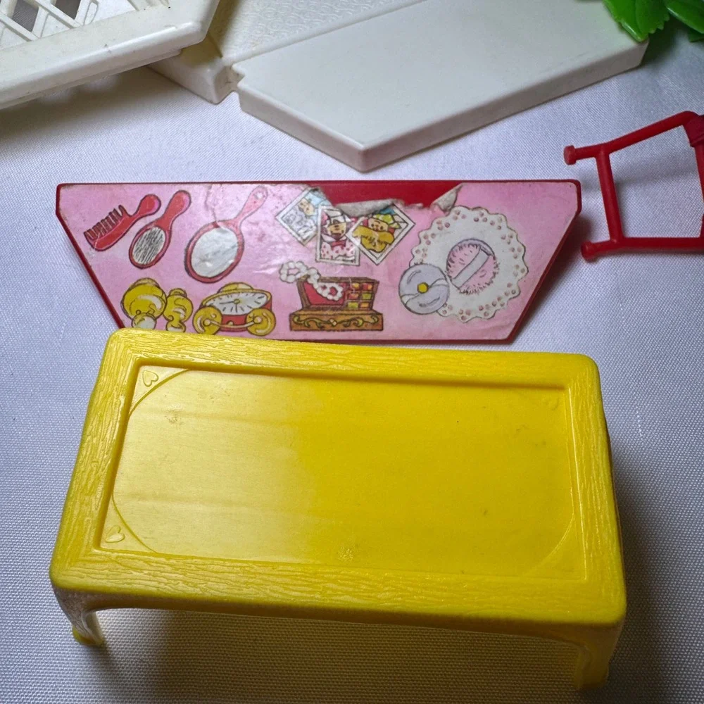 Vintage Kenner Strawberry Shortcake Garden Gazebo Berry Merry Worm‎ Parts Lot